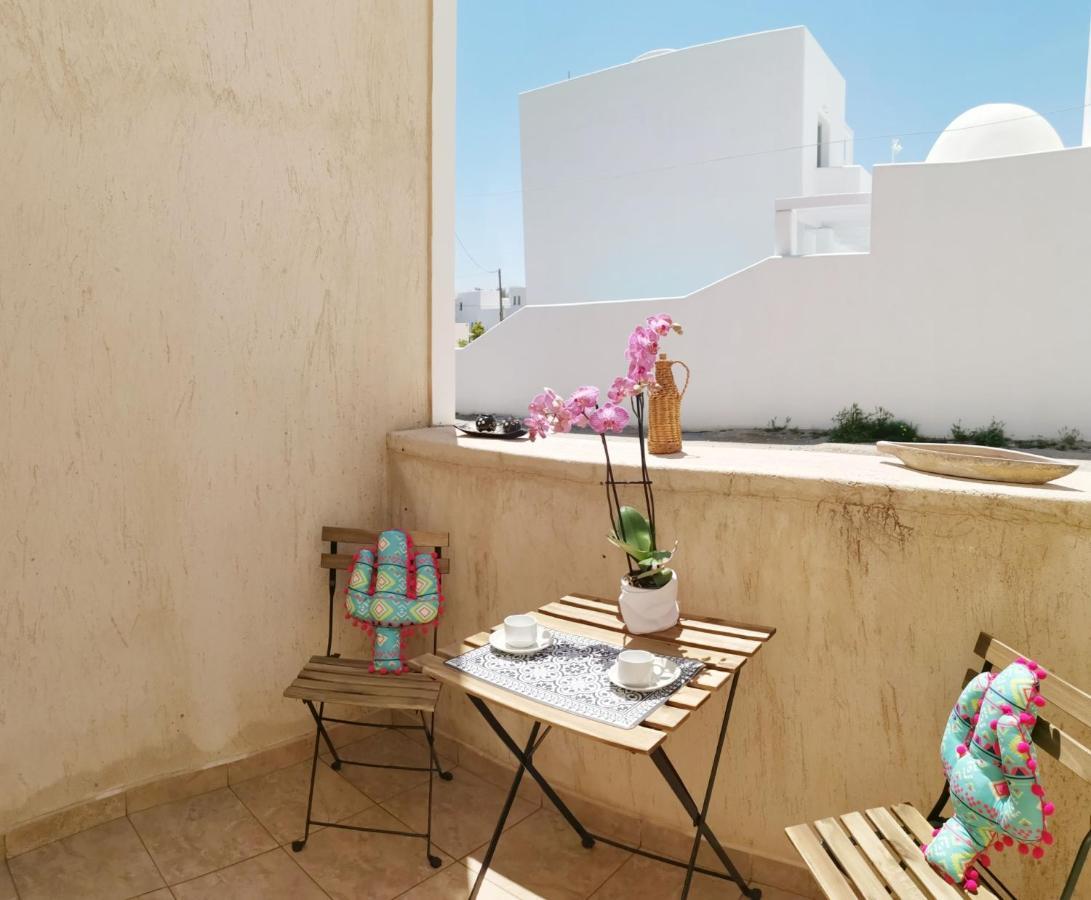 Villa Perissa Thira Exterior photo